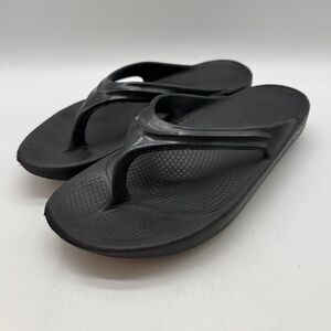 OOFOS Oolala Luxe Black Recovery Thong Sandals Women's 8 Cush Comfort Flip Flops